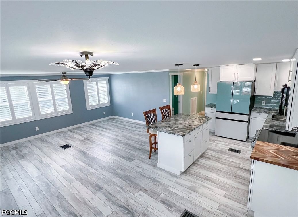 11291 Bougainvillea Lane, Fort Myers Beach, FL 33931 photo 4
