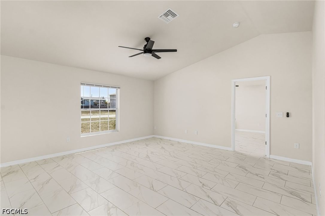 916 NE 1st Place, Cape Coral, FL 33909 photo 5