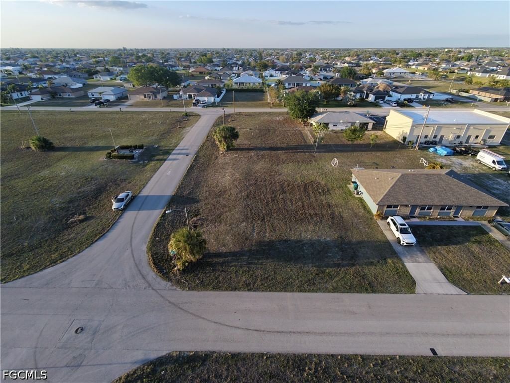 1001 NE 8th Terrace, Cape Coral, FL 33909 photo 2