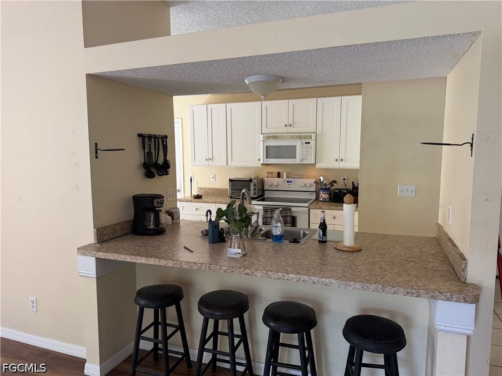 8072 Sandpiper Road, Fort Myers, FL 33967 photo 2