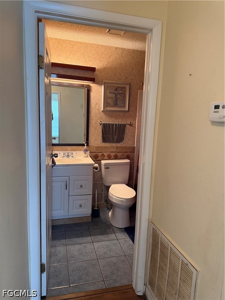 8072 Sandpiper Road, Fort Myers, FL 33967 photo 4