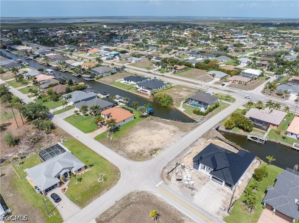2581 SW 28th Terrace, Cape Coral, FL 33914 photo 3