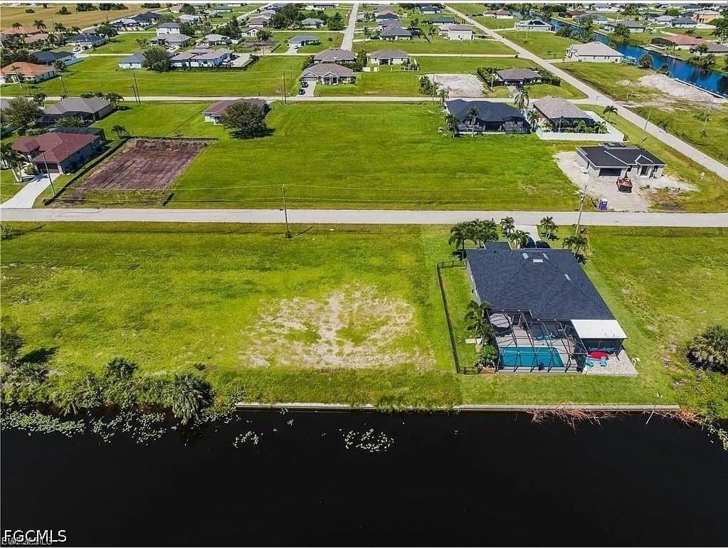 301 NW 26th Place, Cape Coral, FL 33993 photo 2