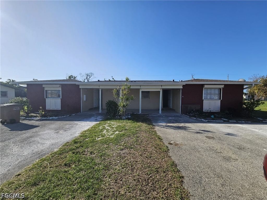 326 Palmetto Drive, Cape Coral, FL 33904 photo 4