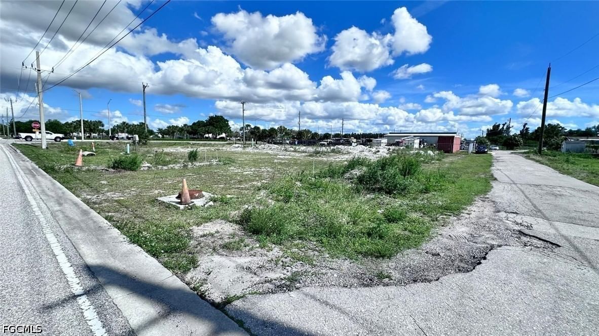 3511 Veronica S Shoemaker Boulevard, Fort Myers, FL 33916 photo 4