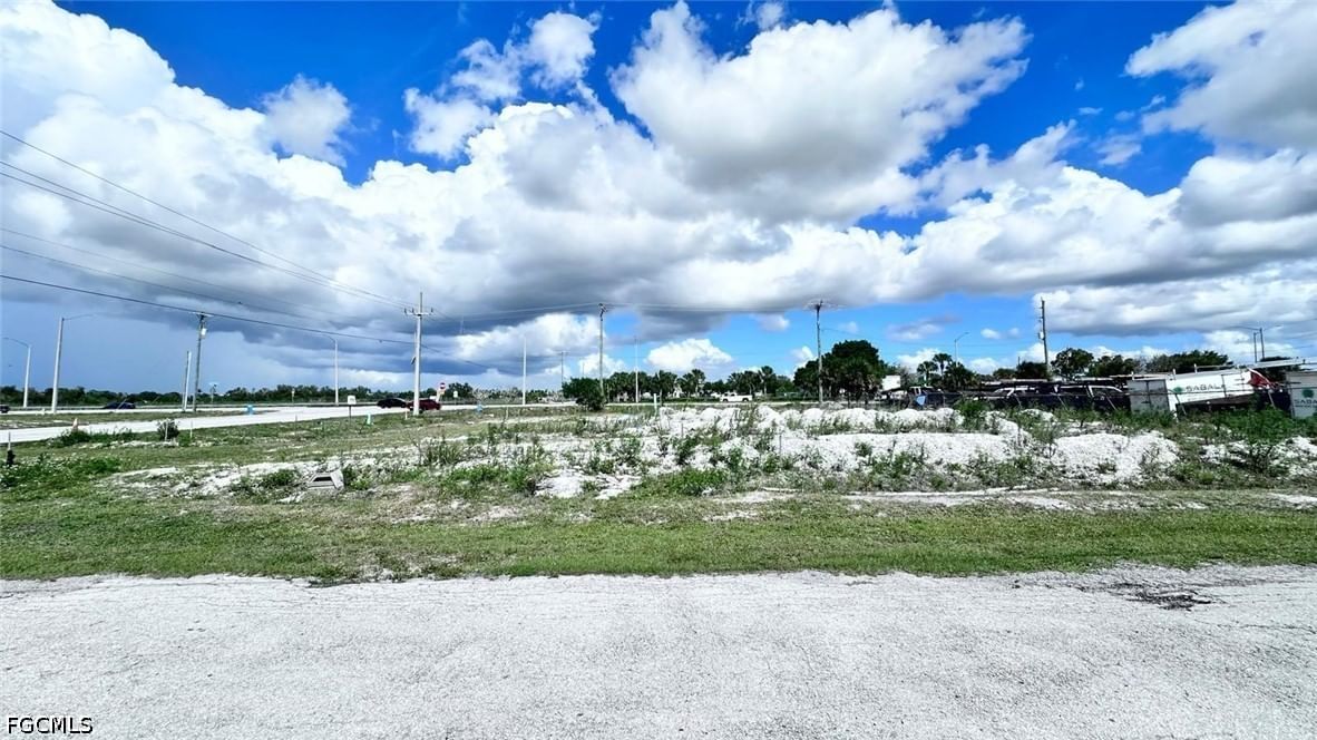3511 Veronica S Shoemaker Boulevard, Fort Myers, FL 33916 photo 5