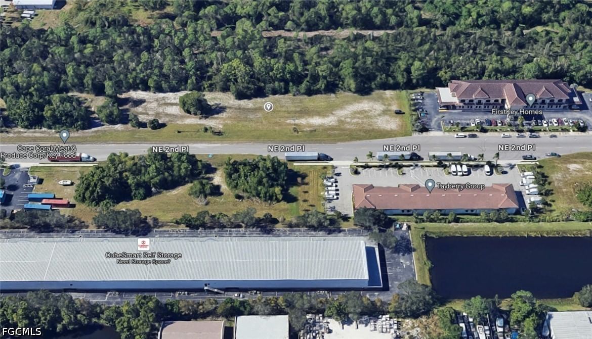 330 NE 2nd Place, Cape Coral, FL 33909 photo 4