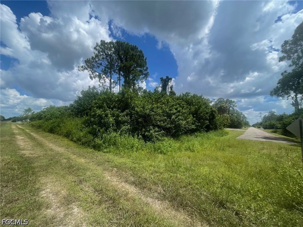 722 Wellington Avenue, Lehigh Acres, FL 33972 photo 3