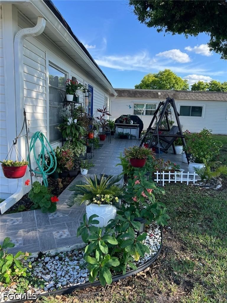 18 Hamlin Court, Lehigh Acres, FL 33936 photo 5