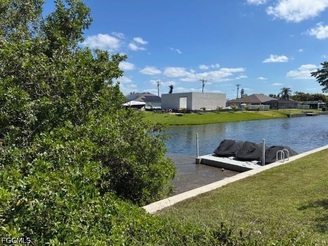 127 SE 16th Place, Cape Coral, FL 33990 photo 3