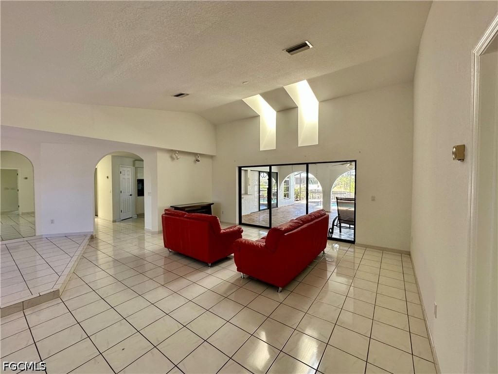 1922 SE 10th Place, Cape Coral, FL 33990 photo 4