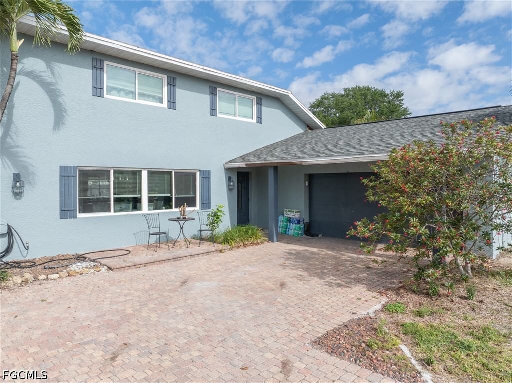 906 NE 2nd Avenue, Cape Coral, FL 33909 photo 2