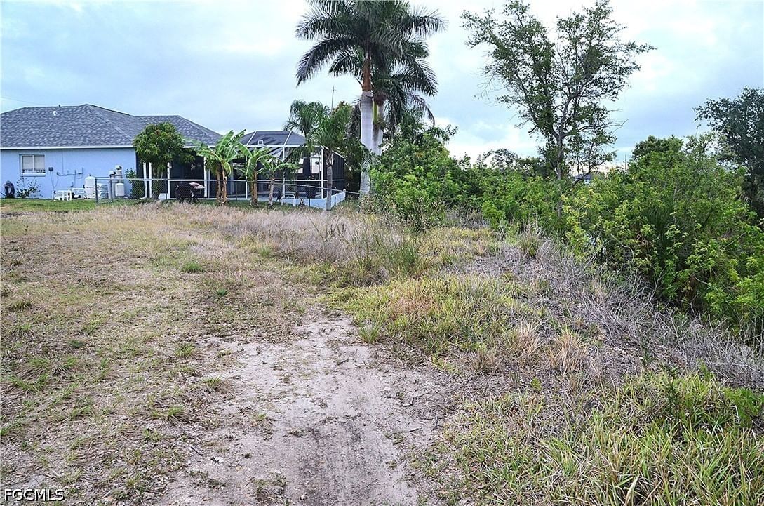 1217 NE 13th Place, Cape Coral, FL 33909 photo 3