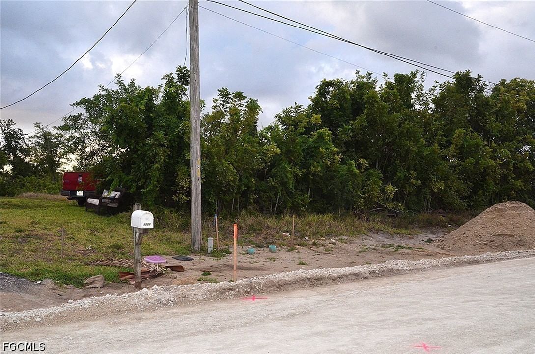 1217 NE 13th Place, Cape Coral, FL 33909 photo 5