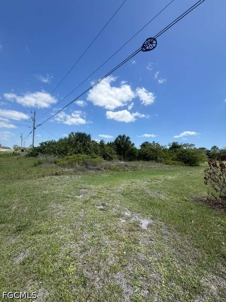 854 Jaguar Boulevard, Lehigh Acres, FL 33974 photo 2