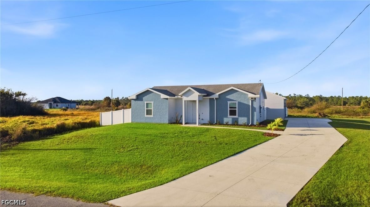 9022 Bamboo Circle, Labelle, FL 33935 photo 2