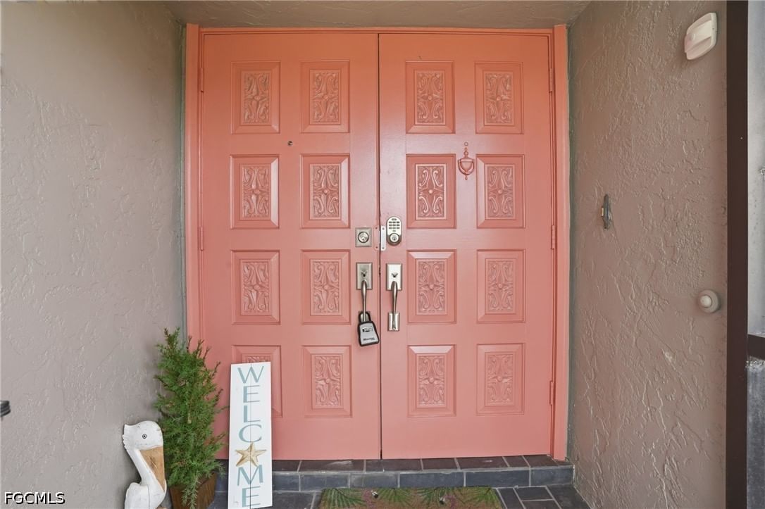 5125 Rutland Court, Cape Coral, FL 33904 photo 2