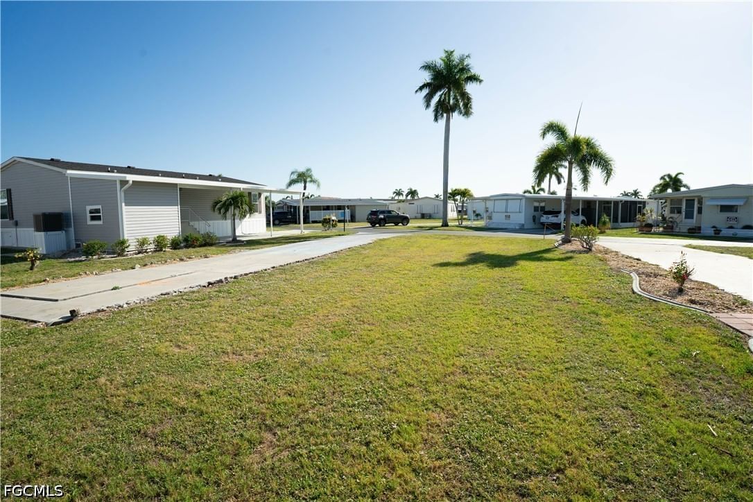 353 Mattie Avenue, Fort Myers, FL 33908 photo 3