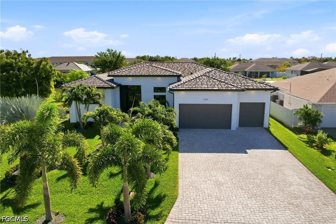 3325 SW 8th Court, Cape Coral, FL 33914 photo 4