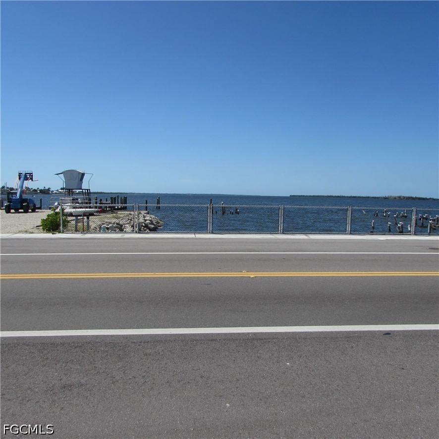 4262 Pine Island Road NW, Matlacha, FL 33993 photo 2