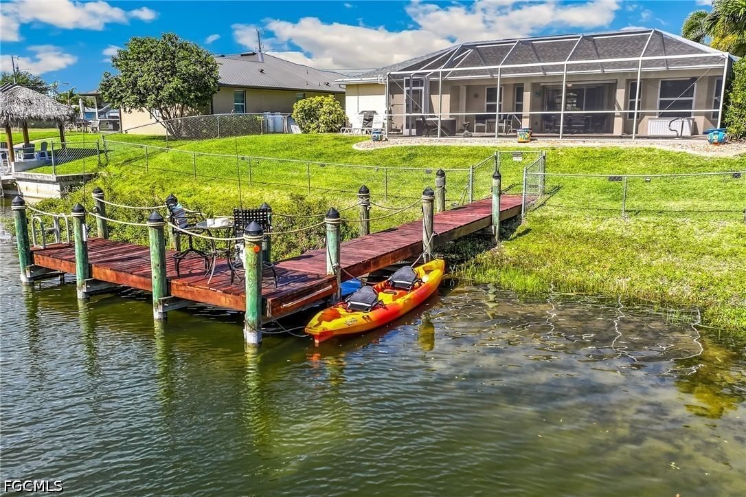 311 NE 17th Place, Cape Coral, FL 33909 photo 3