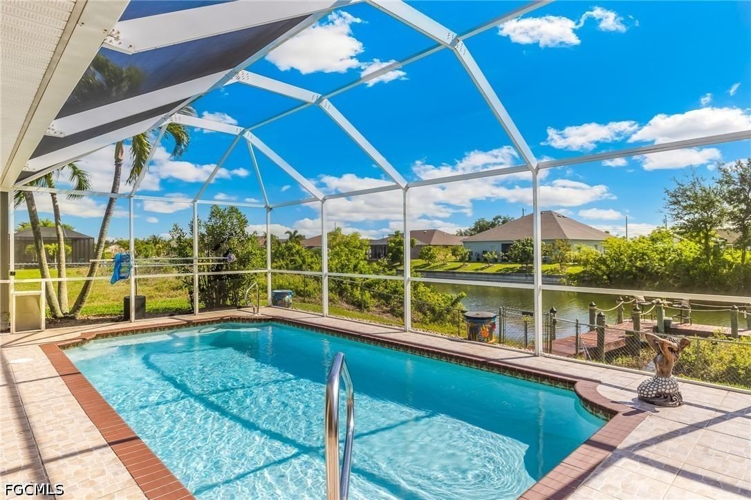 311 NE 17th Place, Cape Coral, FL 33909 photo 4