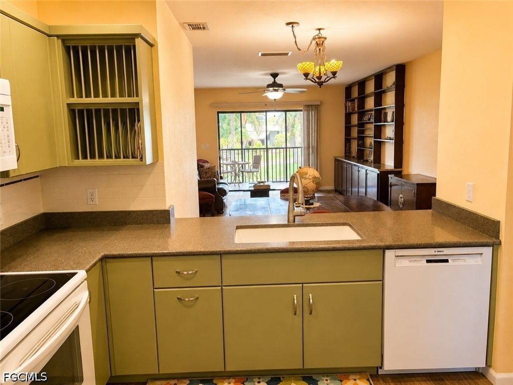 11060 Caravel Circle #201, Fort Myers, FL 33908 photo 2