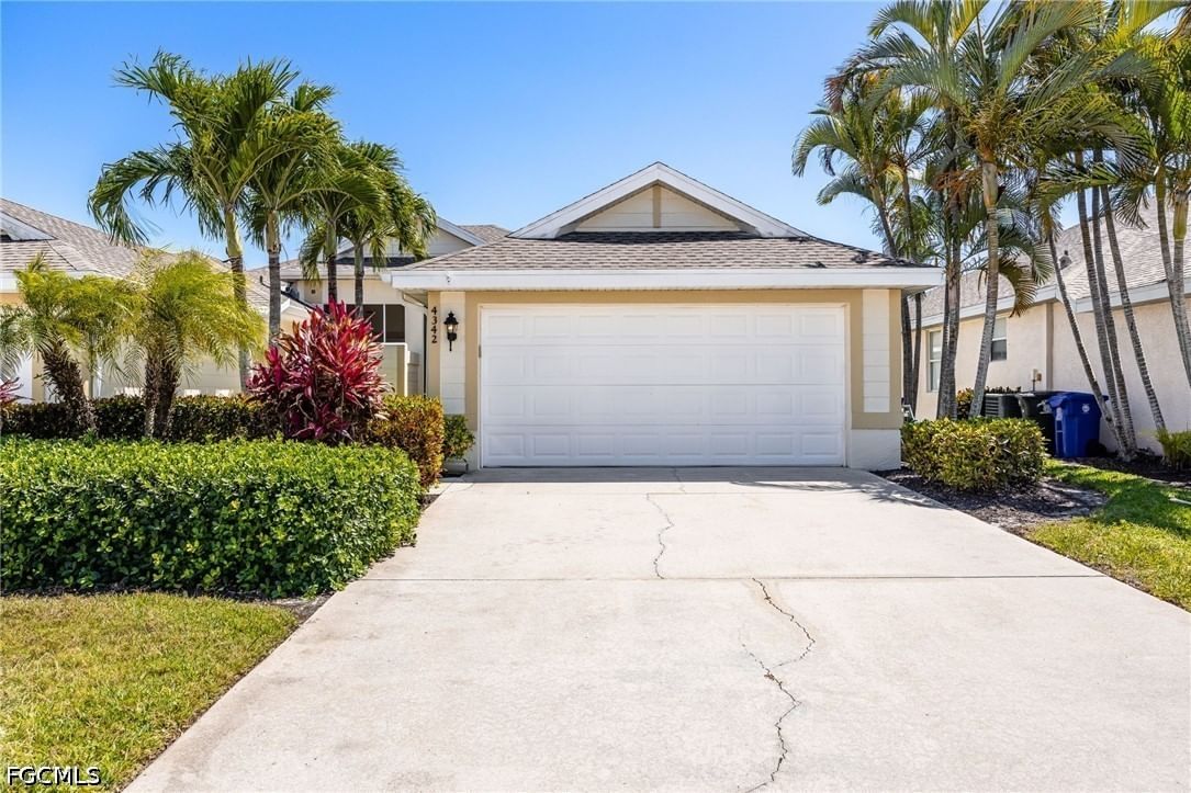 4342 Avian Avenue, Fort Myers, FL 33916 photo 2