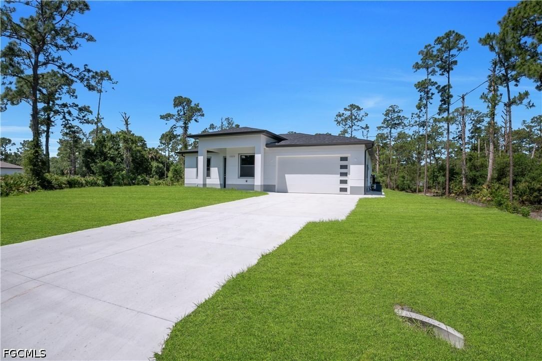 1009 Moore Avenue, Lehigh Acres, FL 33972 photo 3