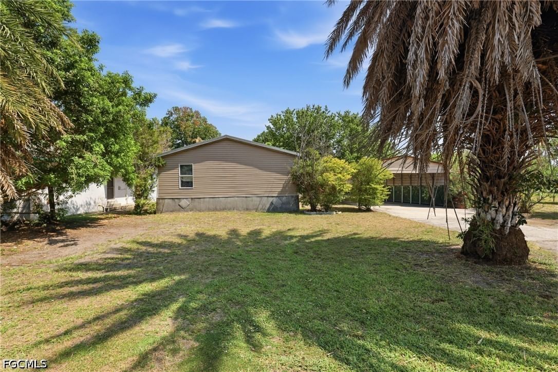 1031 Della Tobias Avenue, Clewiston, FL 33440 photo 2