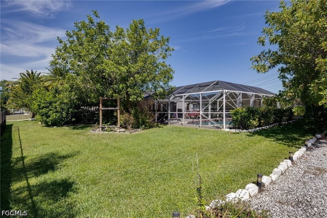 617 SW 9TH Avenue, Cape Coral, FL 33991 photo 4