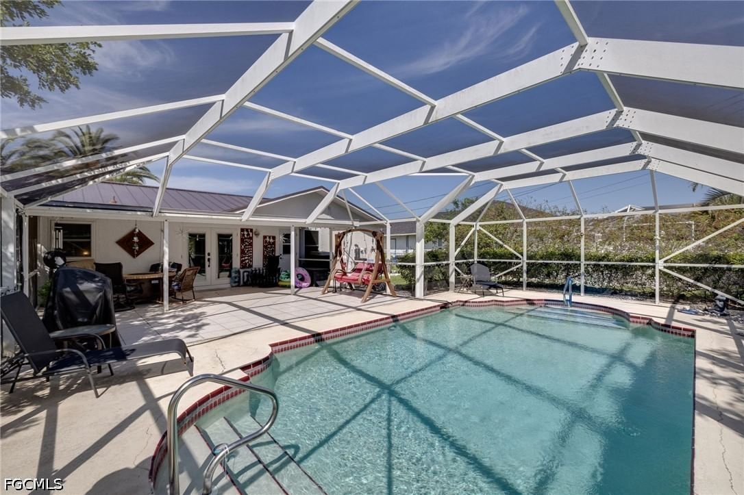 617 SW 9TH Avenue, Cape Coral, FL 33991 photo 5