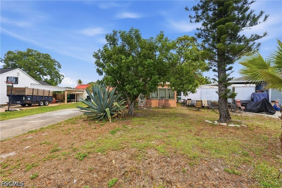 2355 Jeffcott Street, Fort Myers, FL 33901 photo 3