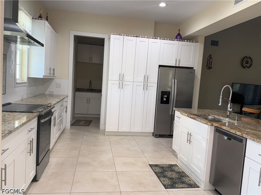 618 SW 31st Terrace, Cape Coral, FL 33914 photo 3