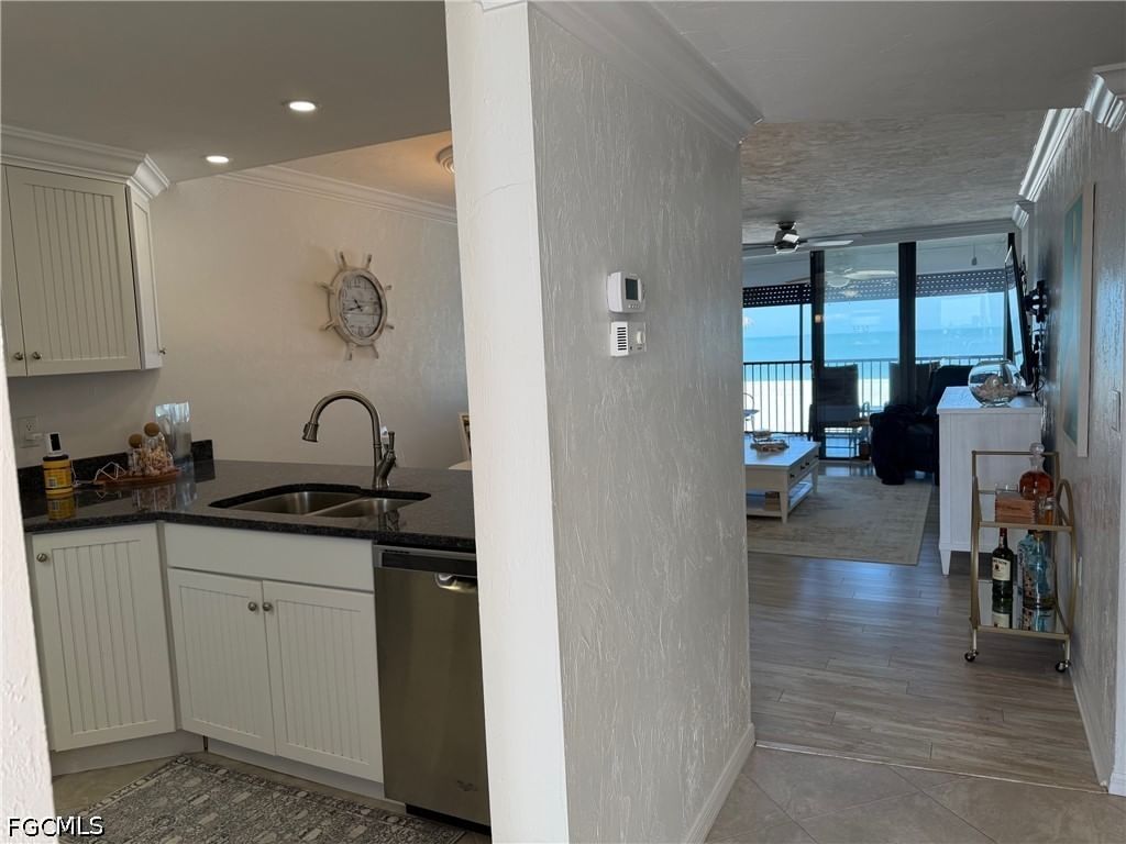6400 Estero Boulevard #402, Fort Myers Beach, FL 33931 photo 4