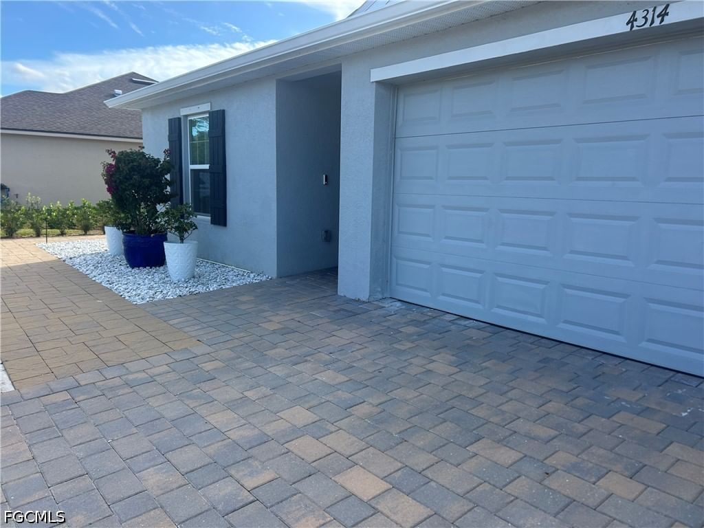 4314 Garden Boulevard, Cape Coral, FL 33909 photo 2