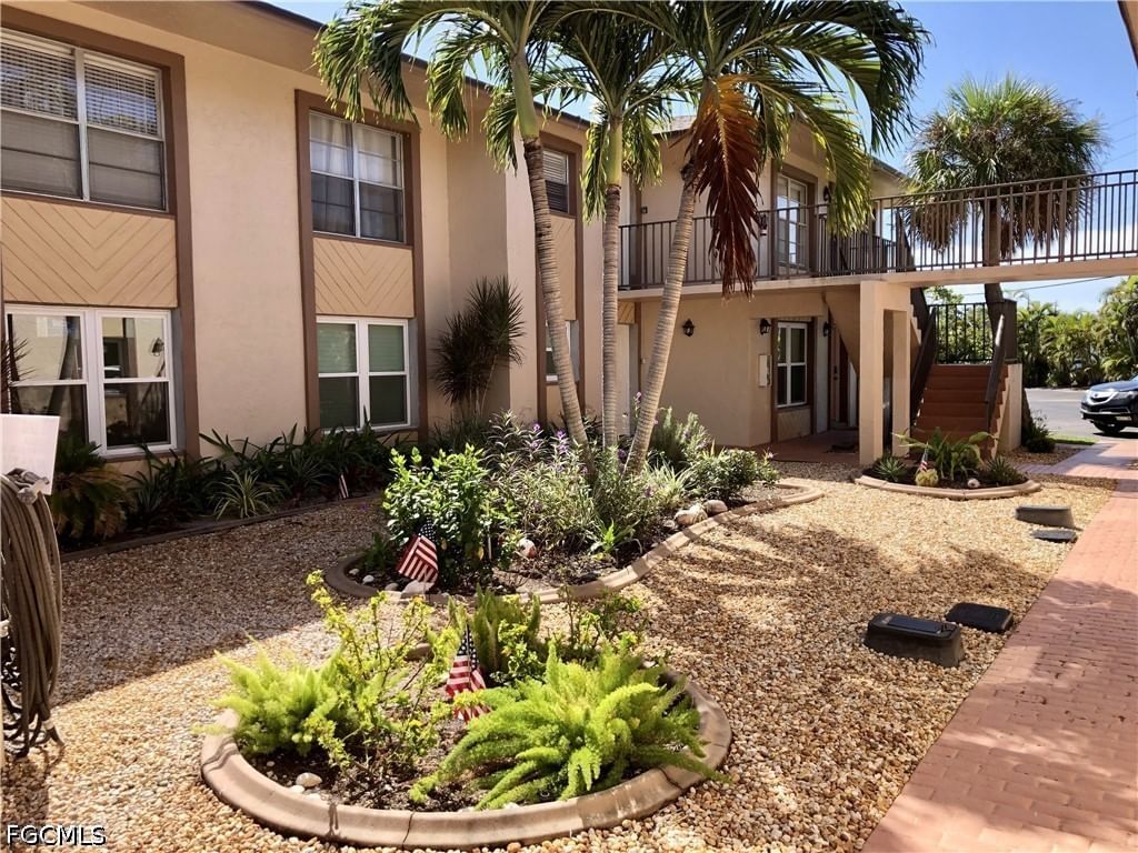 16881 Davis Road #214, Fort Myers, FL 33908 photo 4