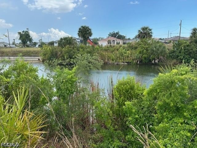 1810 NE 27th Terrace, Cape Coral, FL 33909 photo 2
