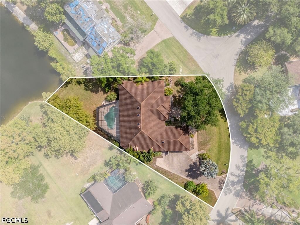 7214 Hendry Creek Drive, Fort Myers, FL 33908 photo 2
