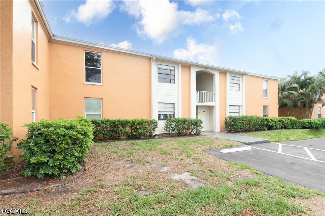 12620 Kenwood Lane #C, Fort Myers, FL 33907 photo 2