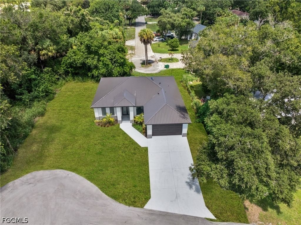 490 Christopher Court, Labelle, FL 33935 photo 3