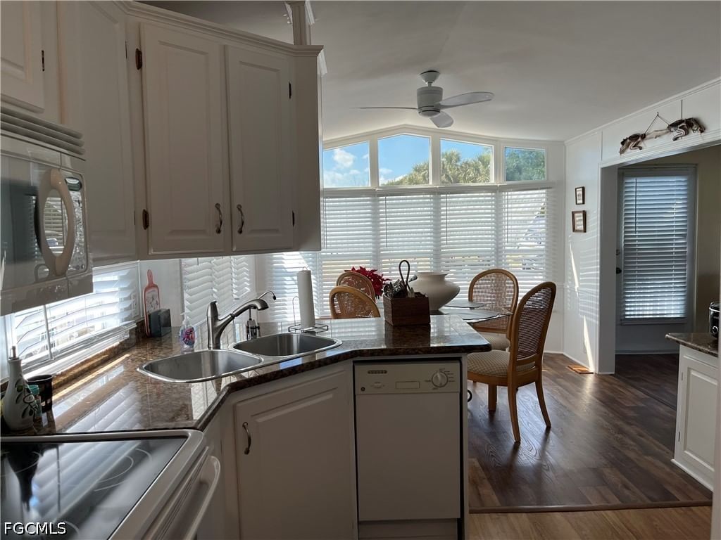 1 Zircon Drive #1Z, Naples, FL 34114 photo 4