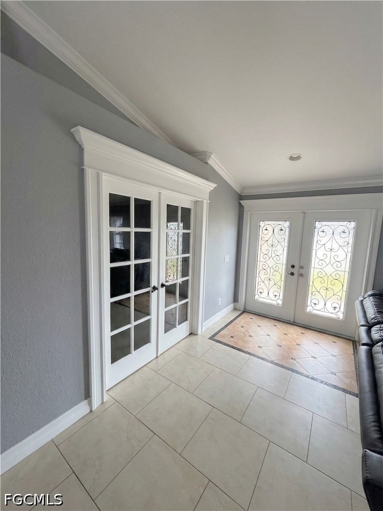 1031 NE 2nd Place, Cape Coral, FL 33909 photo 5