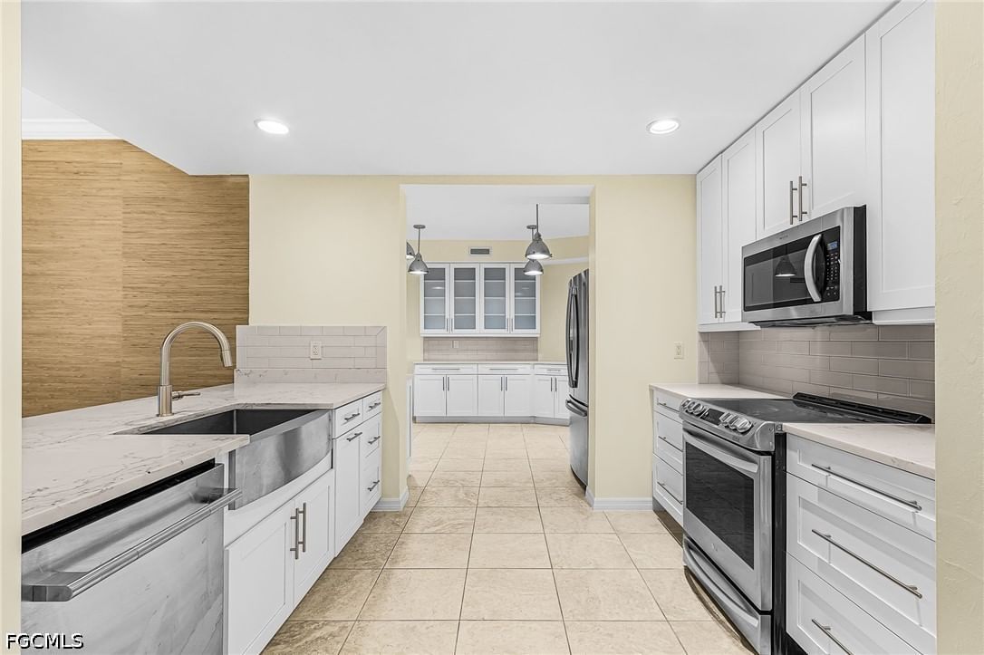 221 9th Street S #301, Naples, FL 34102 photo 2