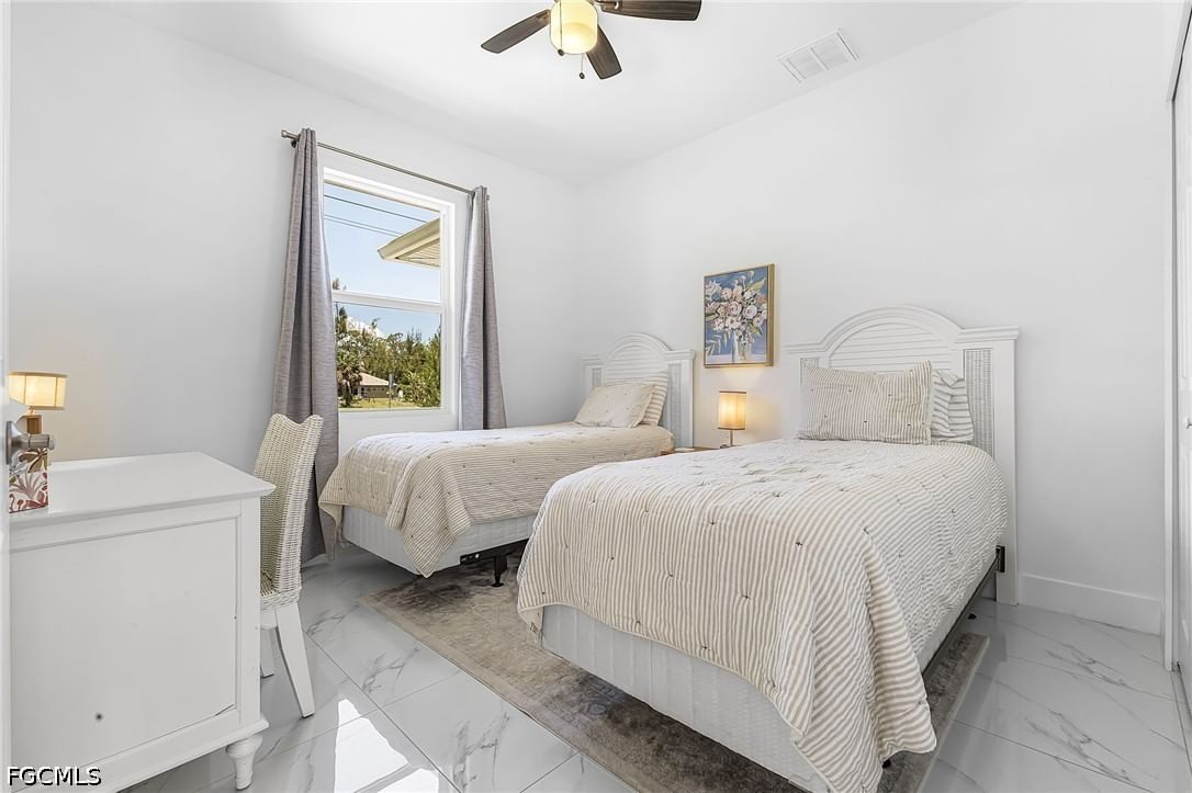 1015 SW 15th Place, Cape Coral, FL 33991 photo 5