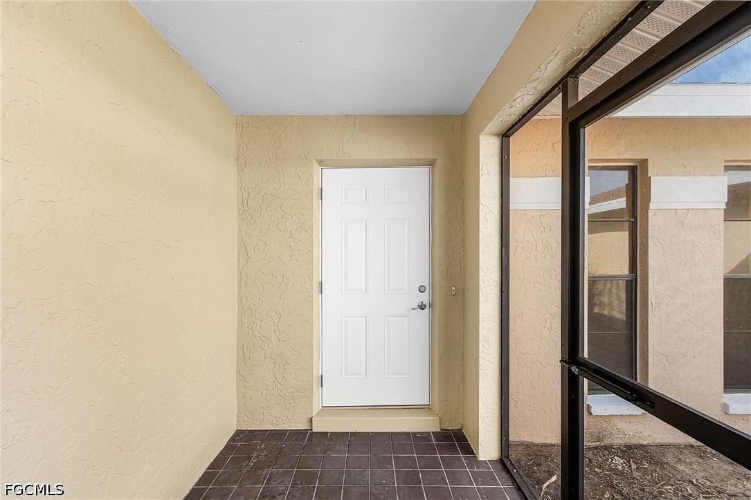 920 SE 21st Street, Cape Coral, FL 33990 photo 4