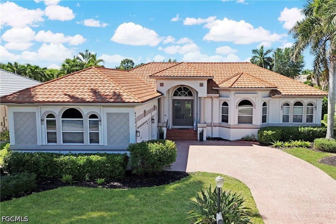 8723 S Lake Circle, Fort Myers, FL 33908 photo 2