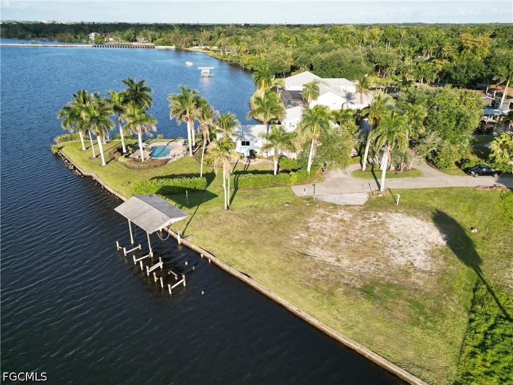 4567 E Riverside Drive, Fort Myers, FL 33905 photo 2