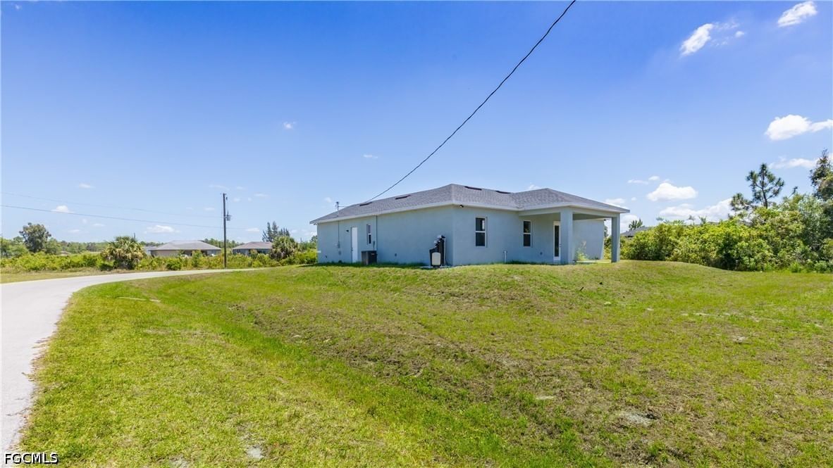 423 Yolanda Street, Lehigh Acres, FL 33972 photo 3