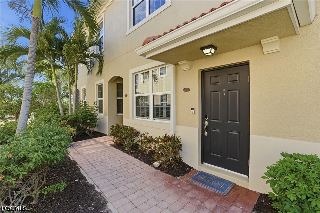 8515 Oakshade Circle #201, Fort Myers, FL 33919 photo 3